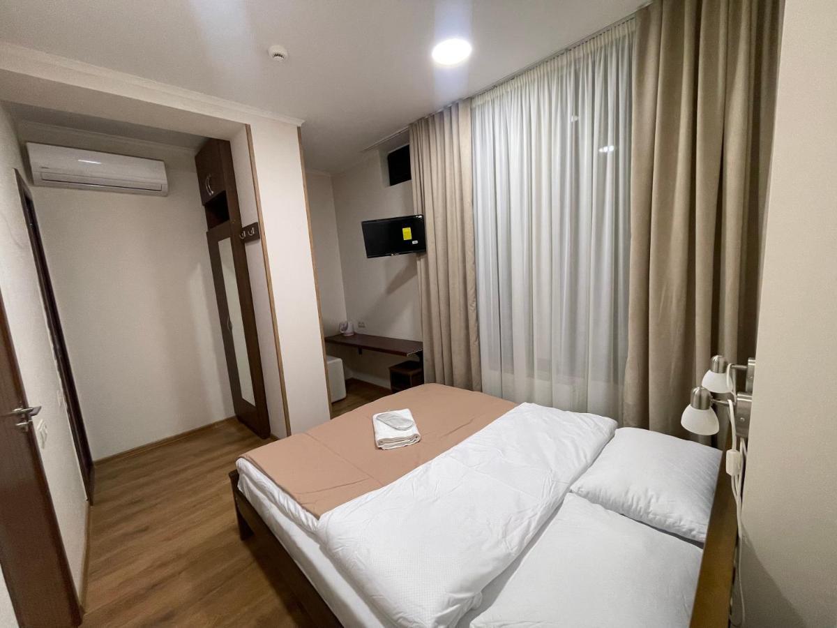 Art Family Hotel Tbilisi Værelse billede